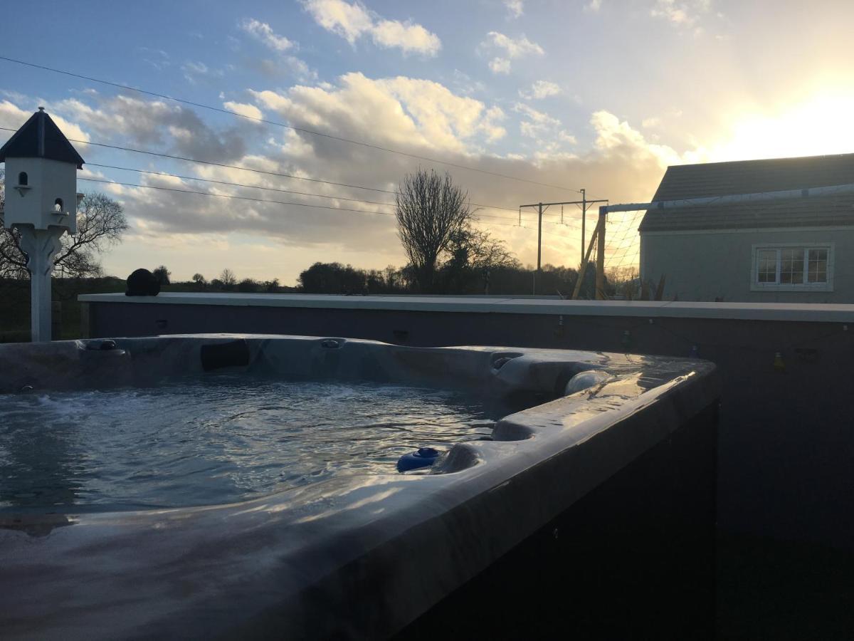 Arvalee Retreat With Outdoor Hottub Omagh Exterior foto